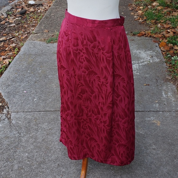 Vintage Cranberry and Lace In The Mood Trumpet Skirt Set - Picture 9 of 11
